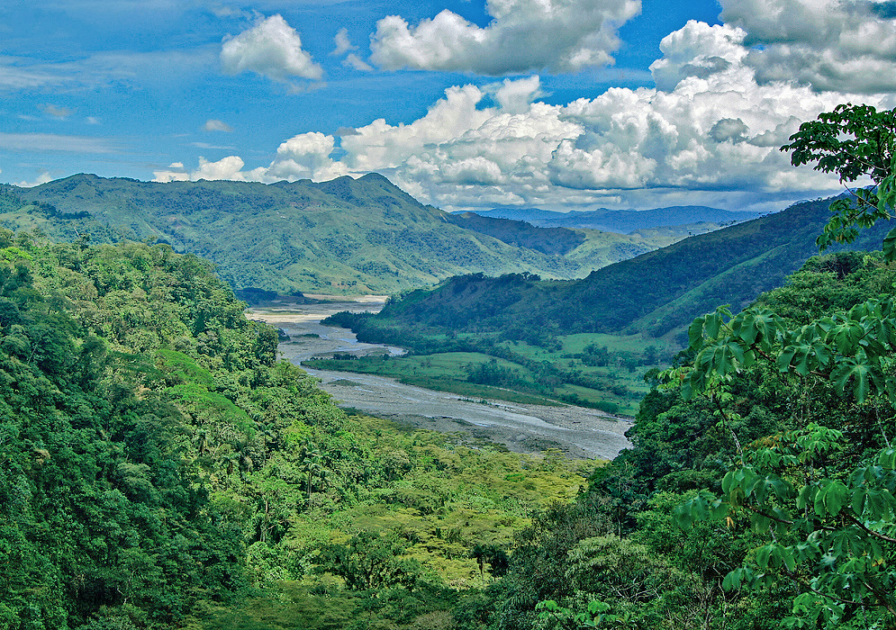 River and mountains near Villavicencio
