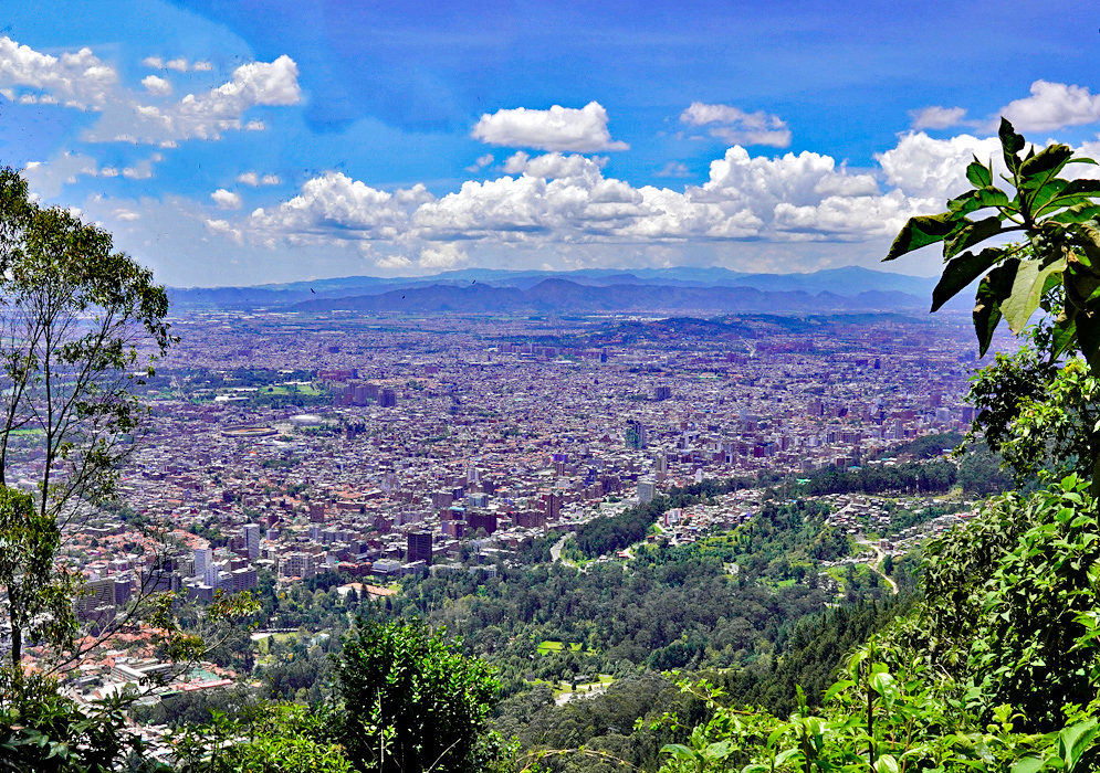 Bogota spreading along the plateau