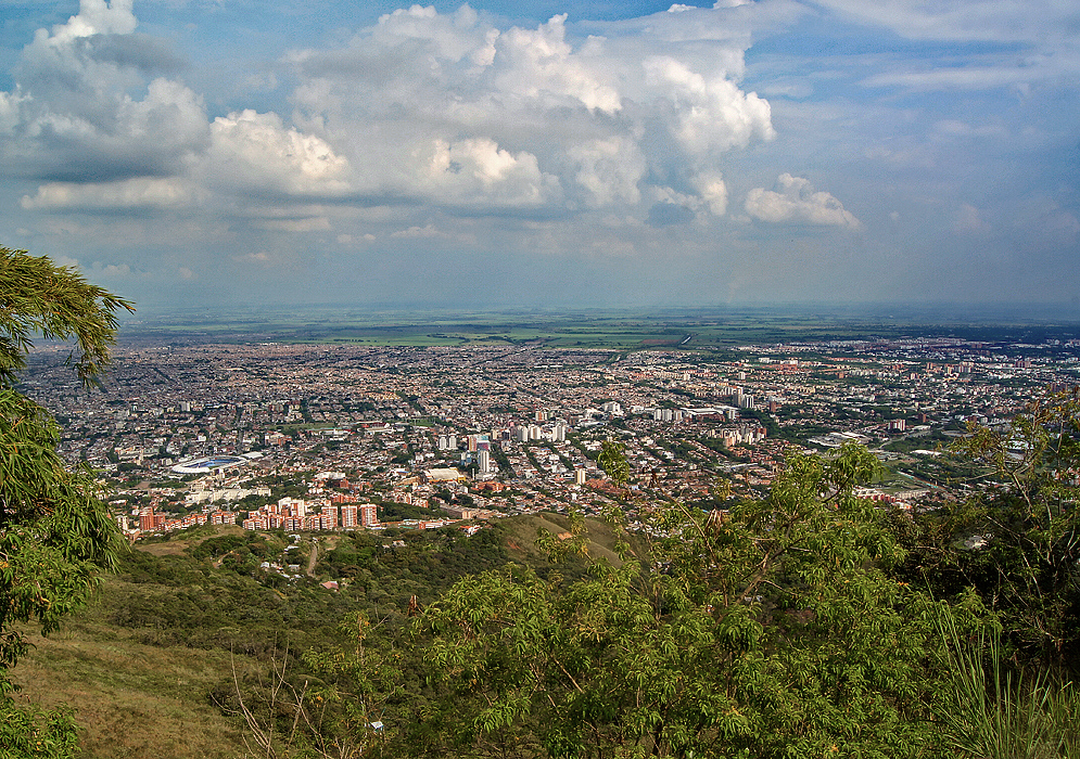 A vista of Santiago de Cali and the agriculture valley