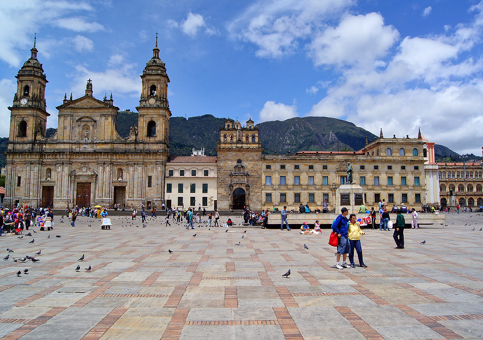 The front of the Capilla del Sagrario and the Catedral Primada building bordering the Plaza de Bolíva