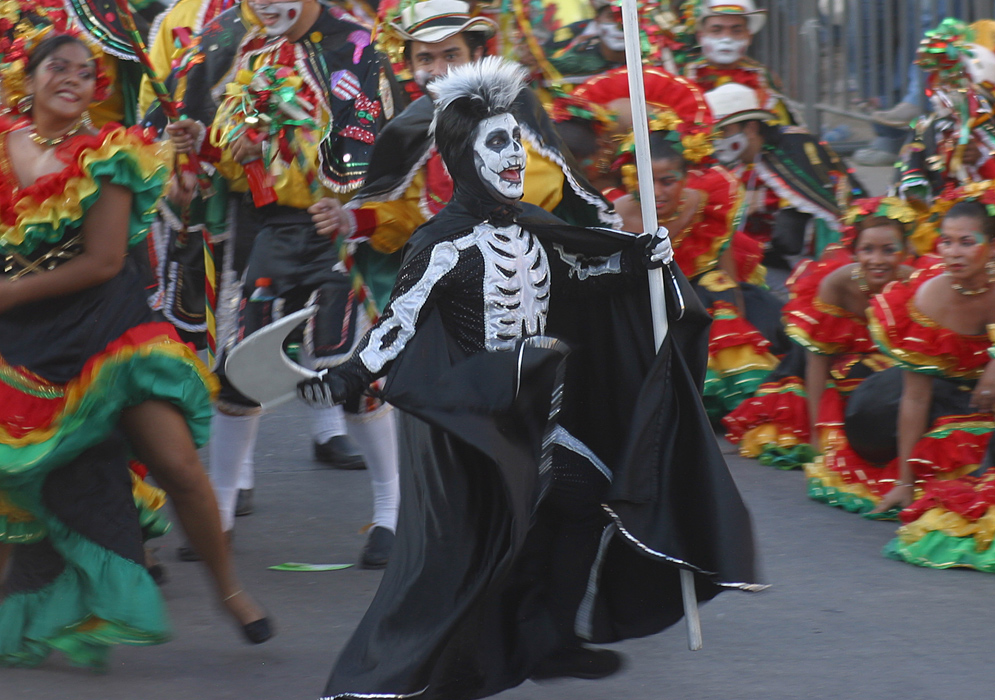 Barranquilla woman in folklore costume