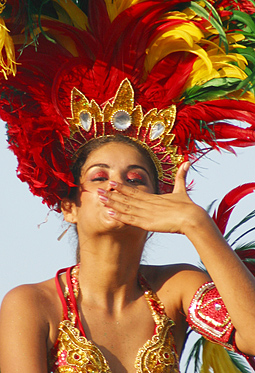Colombian woman blowing a kiss to the crowd