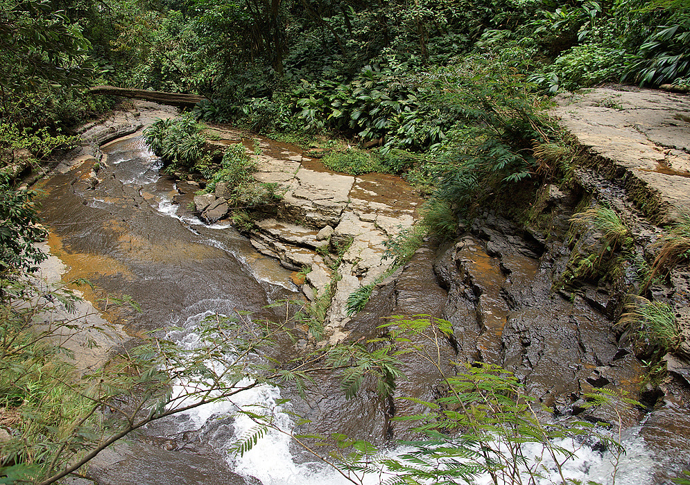 Close-up to the end of the Juan Curi waterfall from above