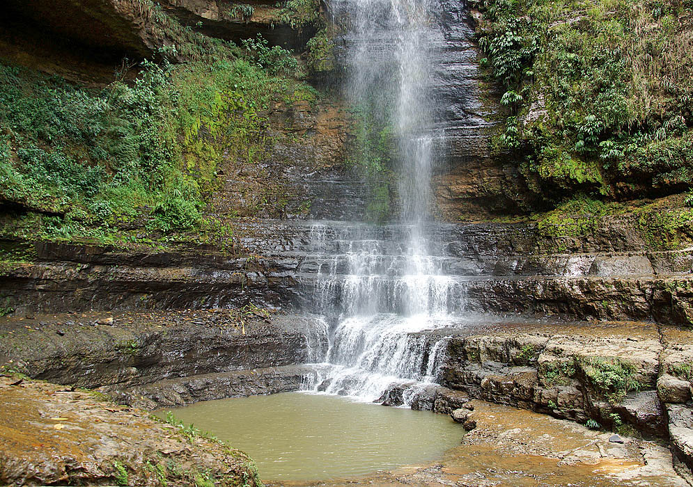 Juan Curi waterfall and waterwell
