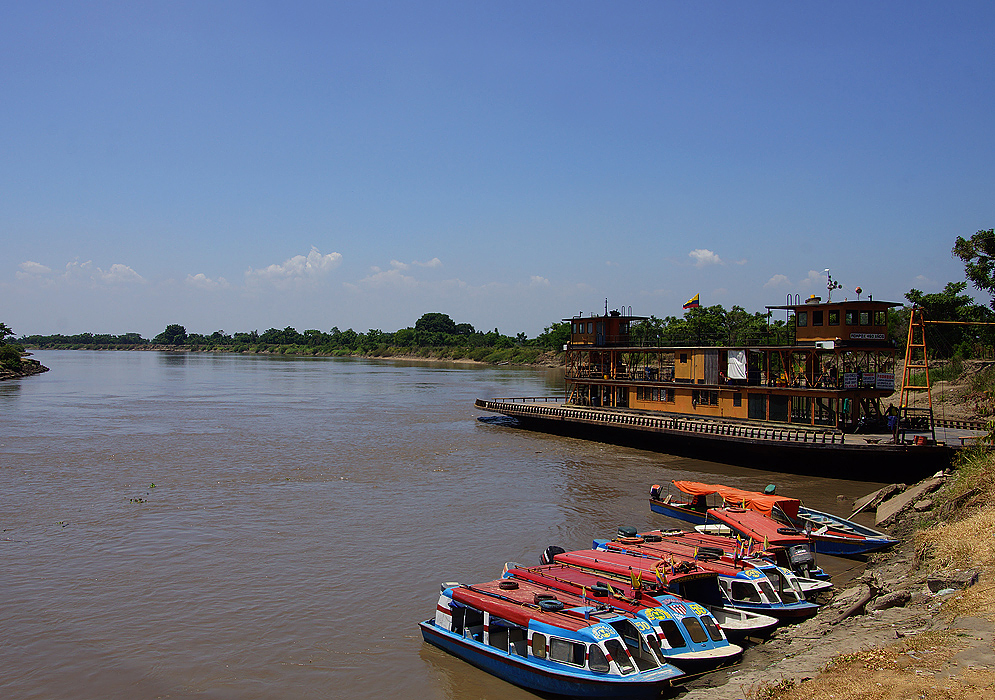 Ferry docked on river in Mompox