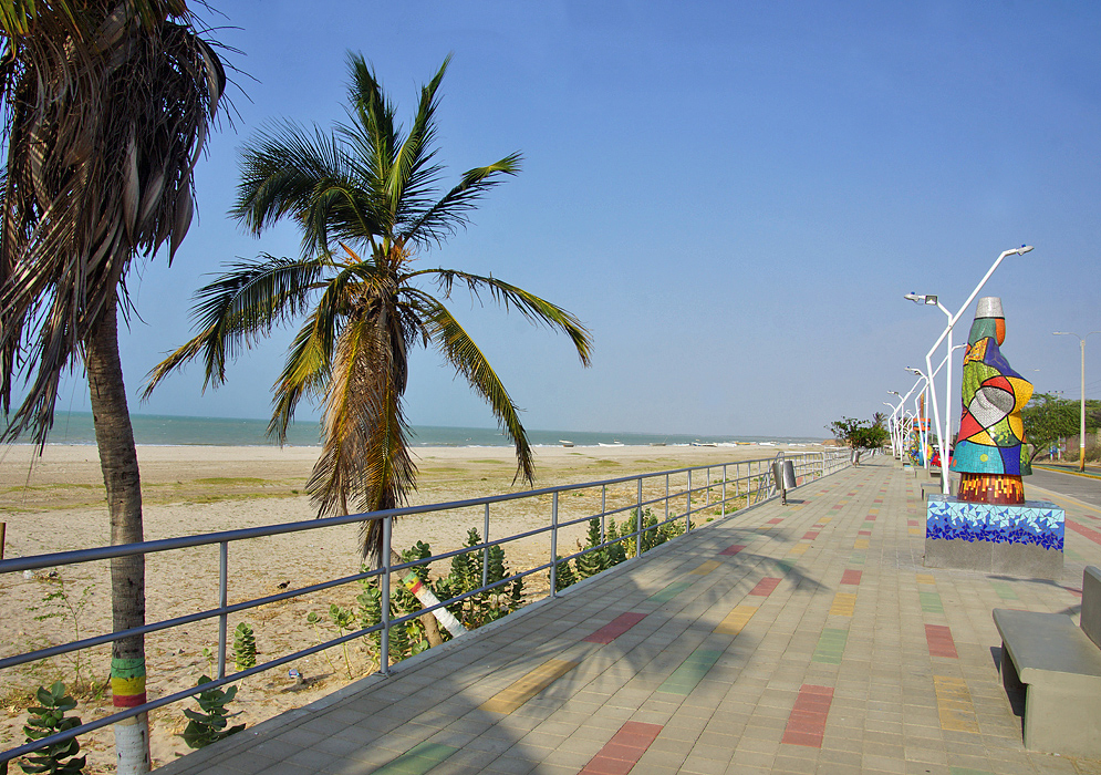 Sidewalk that parallels the beach in Riohacha