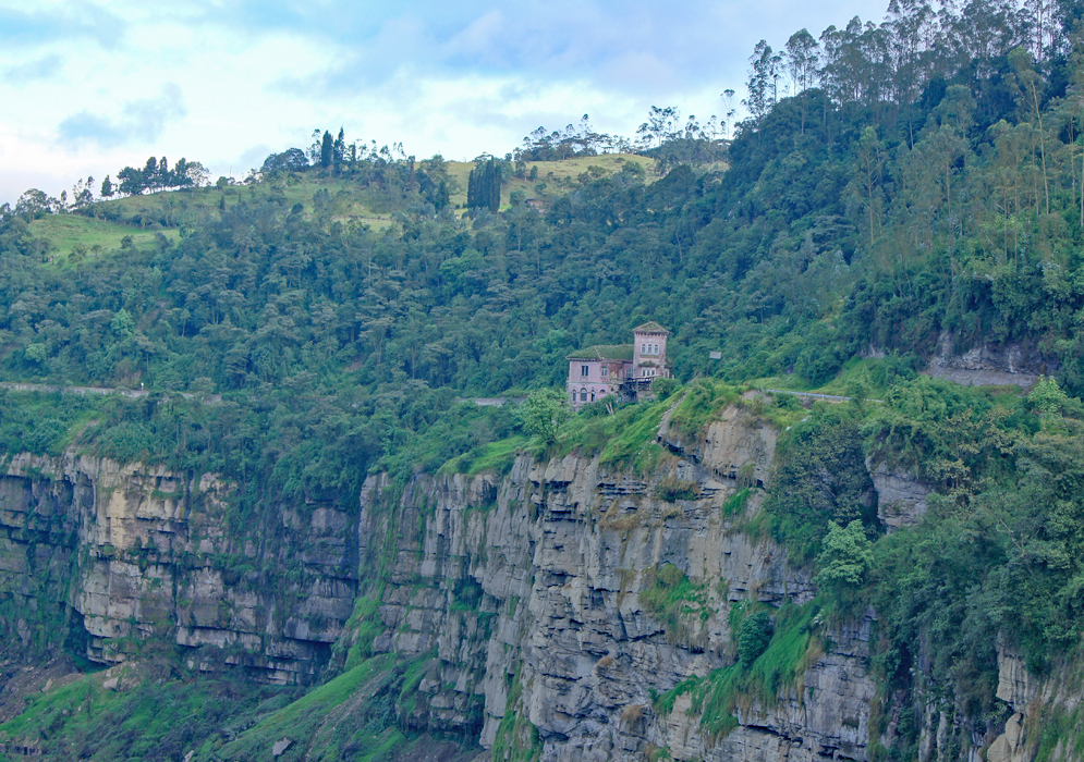 El Salto del Tequendama with the hotel overlooking a clift